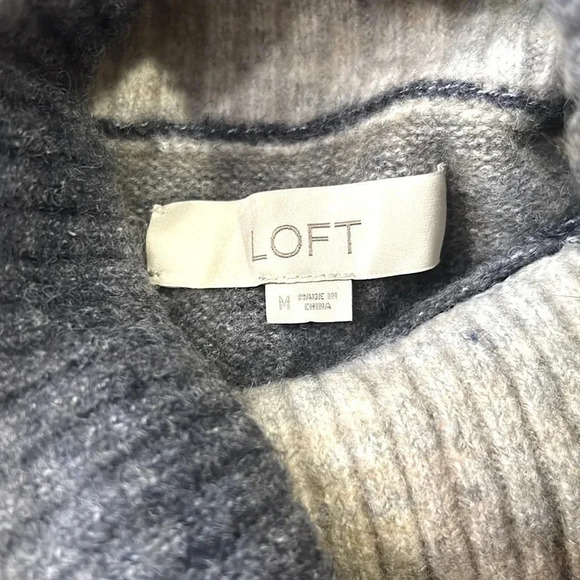 Loft Womens Oversized Ombre Turtleneck Sweater Medium - Picture 6 of 10